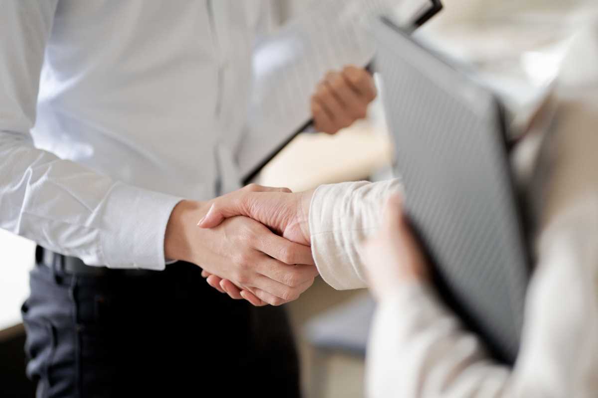 The Best Icebreakers for Networking Events That Actually Work